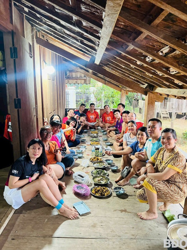 Dù đơn sơ, mộc mạc, nhưng homestay vùng cao An Toàn lại chứa đựng cả sự ấm áp và lòng hiếu khách, giúp du khách cảm nhận nhịp sống chậm rãi giữa đại ngàn. Ảnh: H.V Dù đơn sơ, mộc mạc, nhưng homestay vùng cao An Toàn lại chứa đựng cả sự ấm áp và lòng hiếu khách, giúp du khách cảm nhận nhịp sống chậm rãi giữa đại ngàn. Ảnh: H.V