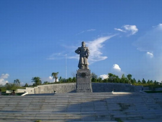 Tượng đài Quang Trung-Nguyễn Huệ. Tượng đài Quang Trung-Nguyễn Huệ.