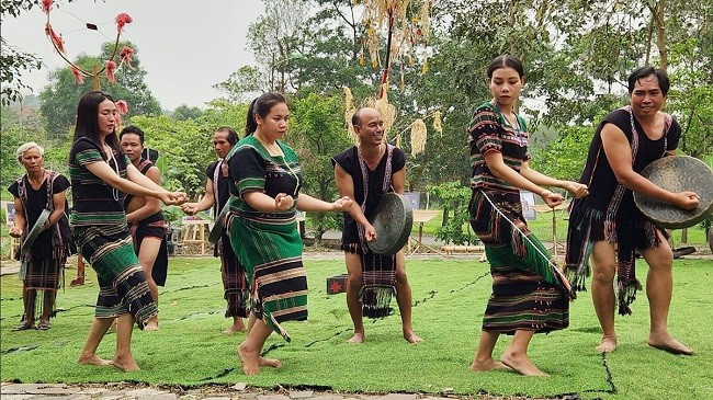 Các hoạt động tháng 6 có sự tham gia khoảng hơn 100 đồng bào của 16 dân tộc và 11 địa phương có đồng bào hoạt động hằng ngày, cùng 25 đồng bào dân tộc M'nông tỉnh Bình Phước được huy động thêm trong hai ngày 21 và 22.6. Các hoạt động tháng 6 có sự tham gia khoảng hơn 100 đồng bào của 16 dân tộc và 11 địa phương có đồng bào hoạt động hằng ngày, cùng 25 đồng bào dân tộc M'nông tỉnh Bình Phước được huy động thêm trong hai ngày 21 và 22.6.