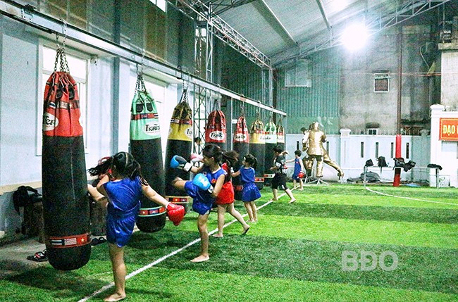 Các võ sinh nhí thích thú tập luyện tại CLB Quy Nhơn Kickfit. Ảnh: K.VÂN Các võ sinh nhí thích thú tập luyện tại CLB Quy Nhơn Kickfit. Ảnh: K.VÂN