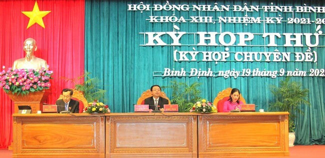 Chủ tọa chủ trì kỳ họp. Ảnh: HỒNG PHÚC Chủ tọa chủ trì kỳ họp. Ảnh: HỒNG PHÚC