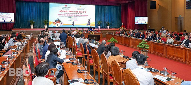 Quang cảnh hội thảo. Ảnh: NGUYỄN DŨNG Quang cảnh hội thảo. Ảnh: NGUYỄN DŨNG