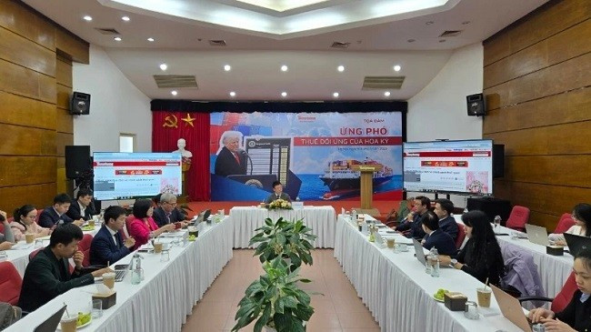 Quang cảnh tọa đàm.