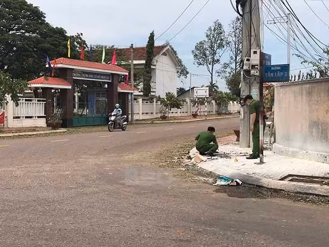 Hiện trường nơi ông N.T. tự thiêu và tử vong. Hiện trường nơi ông N.T. tự thiêu và tử vong.