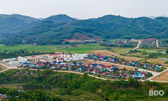 Nhờ nguồn lực từ Chương trình mục tiêu quốc gia phát triển KT-XH vùng đồng bào dân tộc thiểu số và miền núi, UBND huyện An Lão đã đầu tư xây dựng đồng bộ hạ tầng cơ sở thiết yếu tại xã An Dũng. Ảnh: DŨNG NHÂN