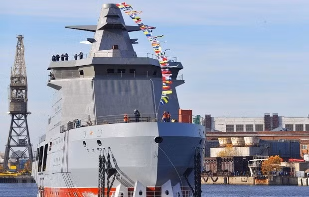 Lễ hạ thủy tàu phá băng chiến đấu đầu tiên của Nga "Ivan Papanin" tại thành phố Saint Petersburg. (Ảnh: Sputnik/TTXVN) Lễ hạ thủy tàu phá băng chiến đấu đầu tiên của Nga "Ivan Papanin" tại thành phố Saint Petersburg. (Ảnh: Sputnik/TTXVN)