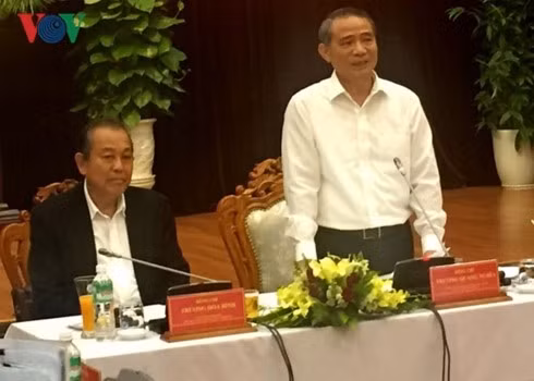 Ông Trương Quang Nghĩa, Bí thư Thành ủy Đà Nẵng báo cáo tại buổi làm việc.