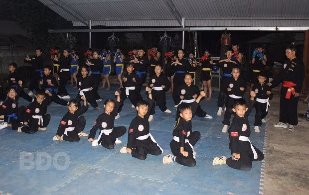 Võ sinh tập luyện tại võ đường Kim Hoàng vào tối 22.9. Võ sinh tập luyện tại võ đường Kim Hoàng vào tối 22.9.