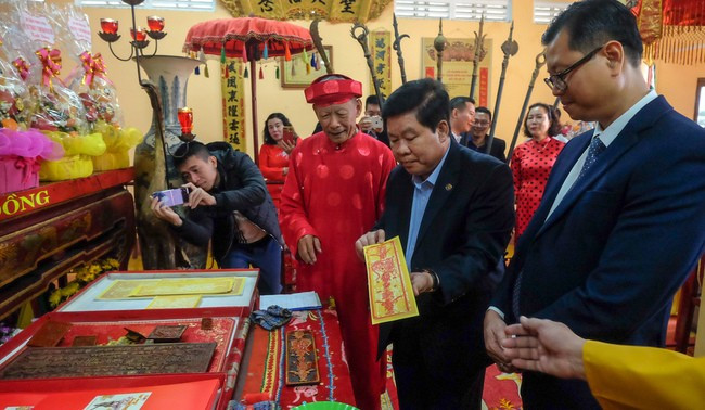 Những lá ấn sau khi được đóng ấn. Ảnh: NGỌC NHUẬN Những lá ấn sau khi được đóng ấn. Ảnh: NGỌC NHUẬN