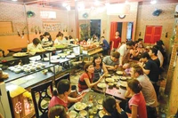 Ăn vặt quán: Xu hướng ẩm thực hút giới trẻ