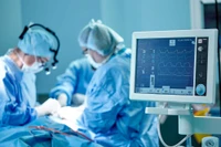 Ca phẫu thuật ghép tim đầu tiên trên thế giới giữa 2 bệnh nhân mắc HIV