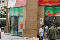 Người đàn ông rơi từ tầng cao khu chung cư tử vong