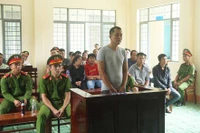 Ayun Pa: Lãnh án vì tiêu thụ gỗ lậu và sử dụng tài liệu giả