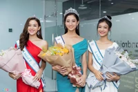 Nhan sắc rực rỡ của Hoa hậu Lương Thùy Linh và hai á hậu