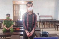 Yêu râu xanh lãnh 14 năm tù