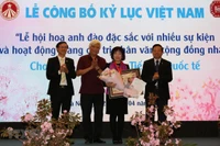 Lễ hội hoa anh đào Hà Nội được xác lập kỷ lục Việt Nam