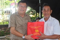 Chủ nhiệm Ủy ban Kiểm tra Tỉnh ủy Thái Thanh Bình thăm, tặng quà các bệnh binh, thân nhân liệt sĩ tại huyện Ia Grai