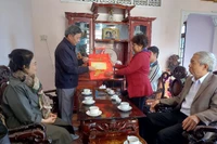 Trưởng ban Tuyên giáo Tỉnh ủy Huỳnh Thế Mạnh thăm, chúc Tết tại huyện Kbang và Đak Pơ