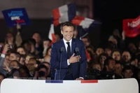 Nước Pháp và thế giới chào đón Tổng thống Emmanuel Macron tái đắc cử