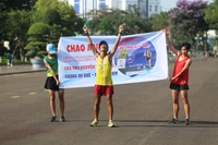 Ngày về đầy cảm xúc của "dị nhân" marathon