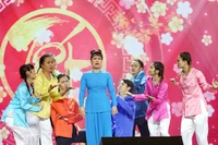 Nghệ sĩ hài Việt Hương hát hò ra sao?