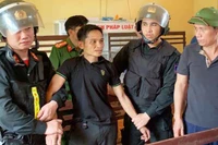 Bắt được nghi phạm chém 3 người hàng xóm thương vong