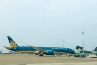 Máy bay Vietnam Airlines hạ cánh khẩn cấp để cấp cứu 1 hành khách người Đức