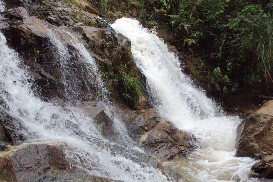 Chuyện về thác Mẹ Con