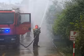 Thực tập phương án chữa cháy, CNCH tại Bệnh viện Hùng Vương Gia Lai