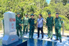 Kiểm tra tiến độ thi công các công trình trọng điểm khu vực biên giới