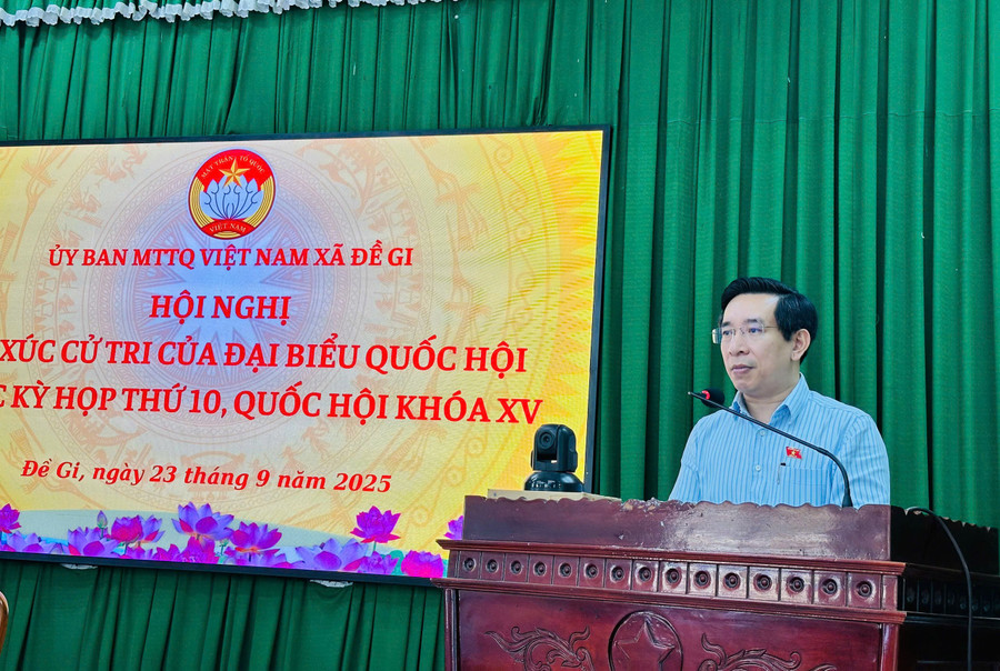 Đại biểu Quốc hội Nguyễn Văn Cảnh trả lời kiến nghị của cử tri xã Đề Gi. Ảnh: Trương Trang Đại biểu Quốc hội Nguyễn Văn Cảnh trả lời kiến nghị của cử tri xã Đề Gi. Ảnh: Trương Trang
