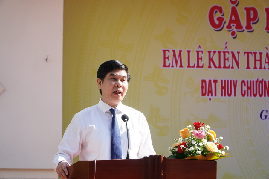 Đồng chí Lâm Hải Giang-Phó Chủ tịch UBND tỉnh phát biểu tại buổi gặp mặt, tuyên dương. Ảnh Trương Trang anh-3-dong-chi-lam-hai-giang-pho-chu-tich-ubnd-tinh-phat-bieu-tai-buoi-gap-mat-tuyen-duong-anh-truong-trang.jpg