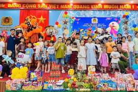 Công an phường Bồng Sơn tổ chức chương trình “Vui Tết Trung thu” năm 2025 dành cho con em cán bộ, chiến sĩ đơn vị. Ảnh: ĐVCC