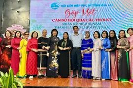 Gặp mặt cán bộ Hội Liên hiệp Phụ nữ qua các thời kỳ.