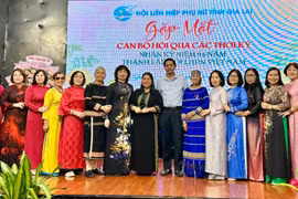 Gặp mặt cán bộ Hội Liên hiệp Phụ nữ qua các thời kỳ.