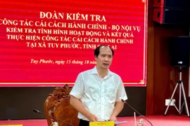 Thứ trưởng Bộ Nội vụ Nguyễn Văn Hồi phát biểu tại buổi làm việc với xã Tuy Phước.