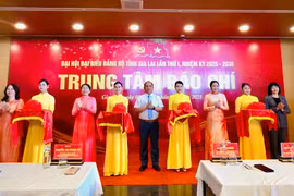 Các đại biểu cắt băng khai trương Trung tâm báo chí phục vụ Đại hội đại biểu Đảng bộ tỉnh Gia Lai lần thứ I, nhiệm kỳ 2025 - 2030. Ảnh: Thảo Khuy