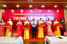 Các đại biểu cắt băng khai trương Trung tâm báo chí phục vụ Đại hội đại biểu Đảng bộ tỉnh Gia Lai lần thứ I, nhiệm kỳ 2025 - 2030. Ảnh: Thảo Khuy