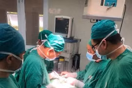 Gia Lai: Lần đầu tiên thực hiện thành công kỹ thuật cắt thanh quản toàn phần điều trị ung thư giai đoạn sớm