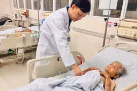 Cứu sống bệnh nhân 95 tuổi mắc bệnh xoắn hoại tử túi mật hiếm gặp