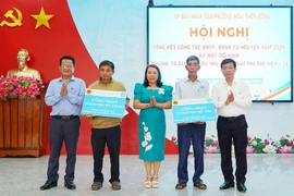 Phường Hoài Nhơn Đông ra mắt mô hình “Phường, tổ dân phố kiểu mẫu - 100% bao phủ BHYT”.