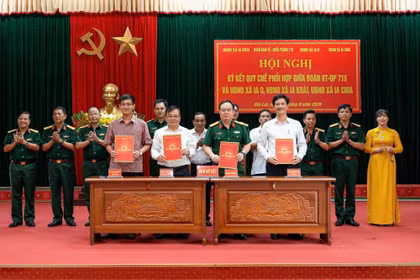 Đoàn KTQP 715 ký kết quy chế phối hợp với UBND các xã Ia O, Ia Chia, Ia Krái.