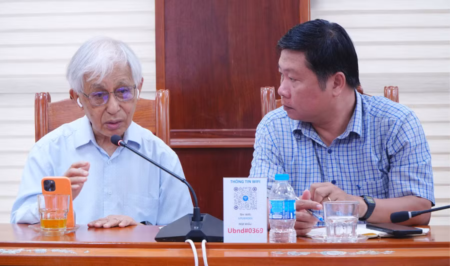 gs-tran-thanh-van-chu-tich-hoi-khoa-hoc-gap-go-viet-nam-giam-doc-trung-tam-quoc-te-khoa-hoc-va-giao-duc-lien-nganh-icise-trao-doi-tai-buoi-lam-viec-9034.jpg
