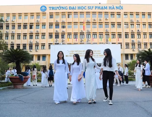 do-nganh-su-pham-29-diem-sinh-vien-duoc-ho-tro-hoc-phi-sinh-hoat-phi-the-nao.jpg