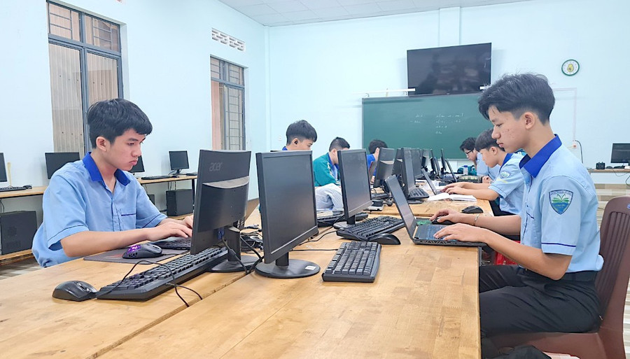Chính phủ đã quyết định thành lập Hội đồng thẩm định nhà nước thẩm định Báo cáo đề xuất chủ trương đầu tư Chương trình mục tiêu quốc gia hiện đại hóa, nâng cao chất lượng giáo dục và đào tạo giai đoạn 2026-2035. Ảnh minh họa: M.T thanh-lap-hoi-dong-tham-dinh-nha-nuoc-tham-dinh-bao-cao-de-xuat-chu-truong-dau-tu-chuong-trinh-muc-tieu-quoc-gia-hien-dai-hoa-nang-cao-chat-luong-giao-duc-va-dao-tao-giai-doan-2026-2035.jpg