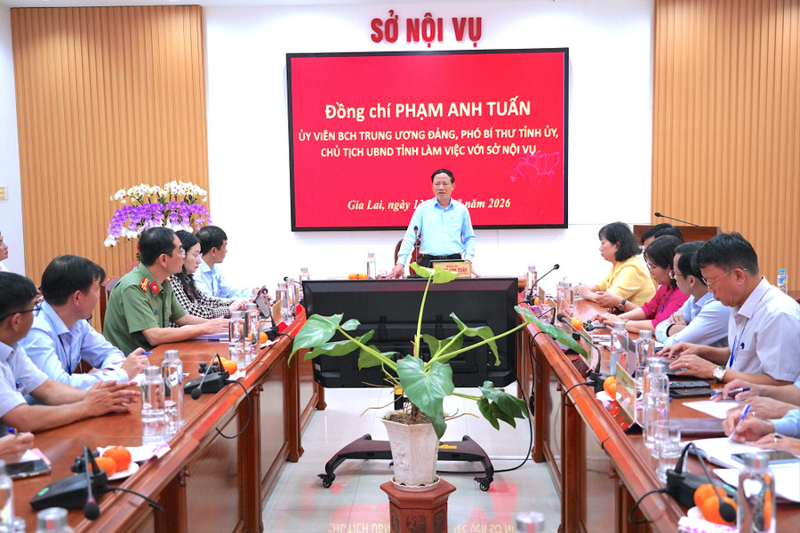 Quang cảnh buổi làm việc. Ảnh: N.H