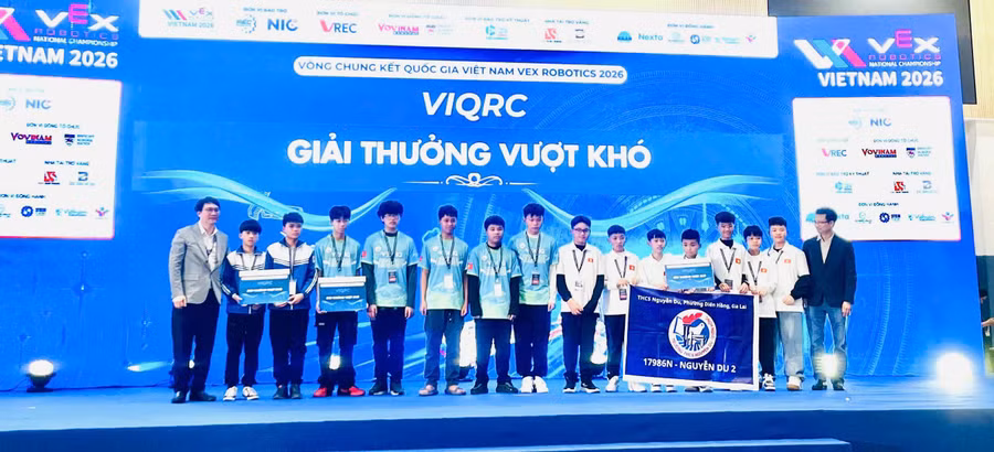 truong-thcs-nguyen-du-doat-giai-vuot-kho-anh-dvcc.jpg