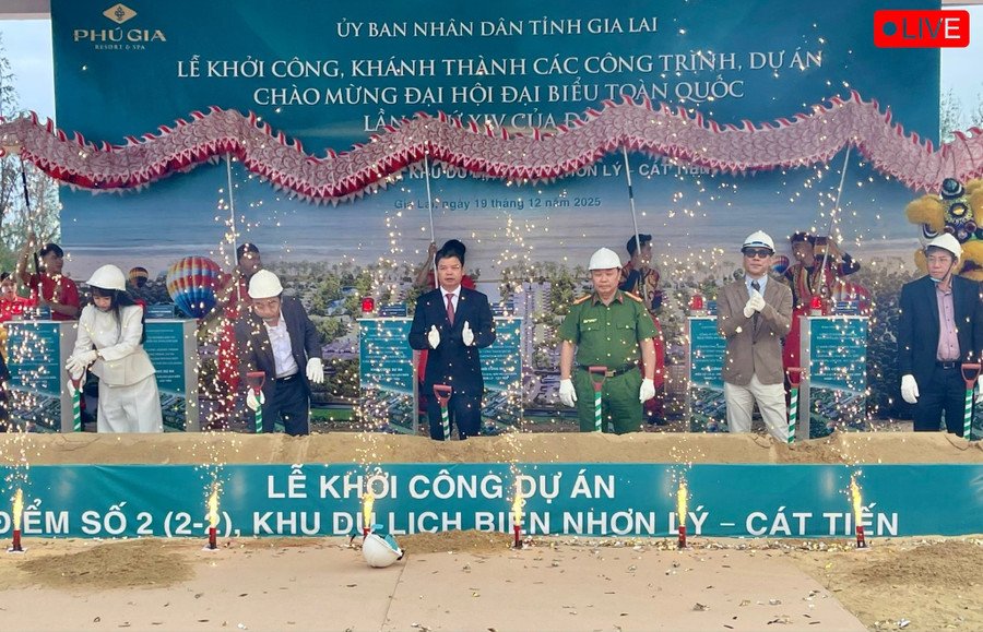 cac-dai-bieu-thuc-hien-nghi-thuc-cat-bang-khoi-cong-du-an-khu-du-lich-bien-nhon-ly-cat-tien-anh-minh-phuong.jpg