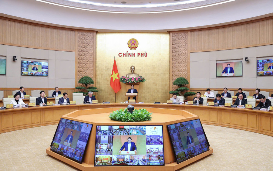 thu-tuong-chu-tri-phien-hop-chinh-phu-thang-10-2025-truc-tuyen-voi-cac-dia-phuong.jpg