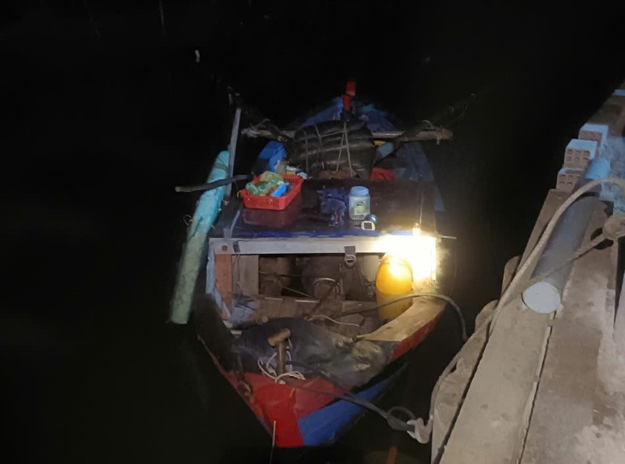 Phương tiện vi phạm và tang vật bị tạm giữ. Ảnh: ĐVCC c.jpg